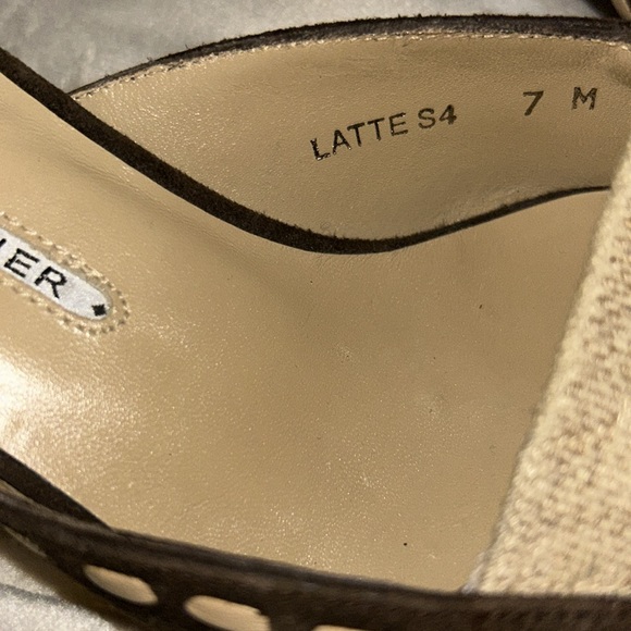 Donald J Pliner “ Latte” slip on heels. Absolutely stunning. Size 7 - Picture 9 of 9